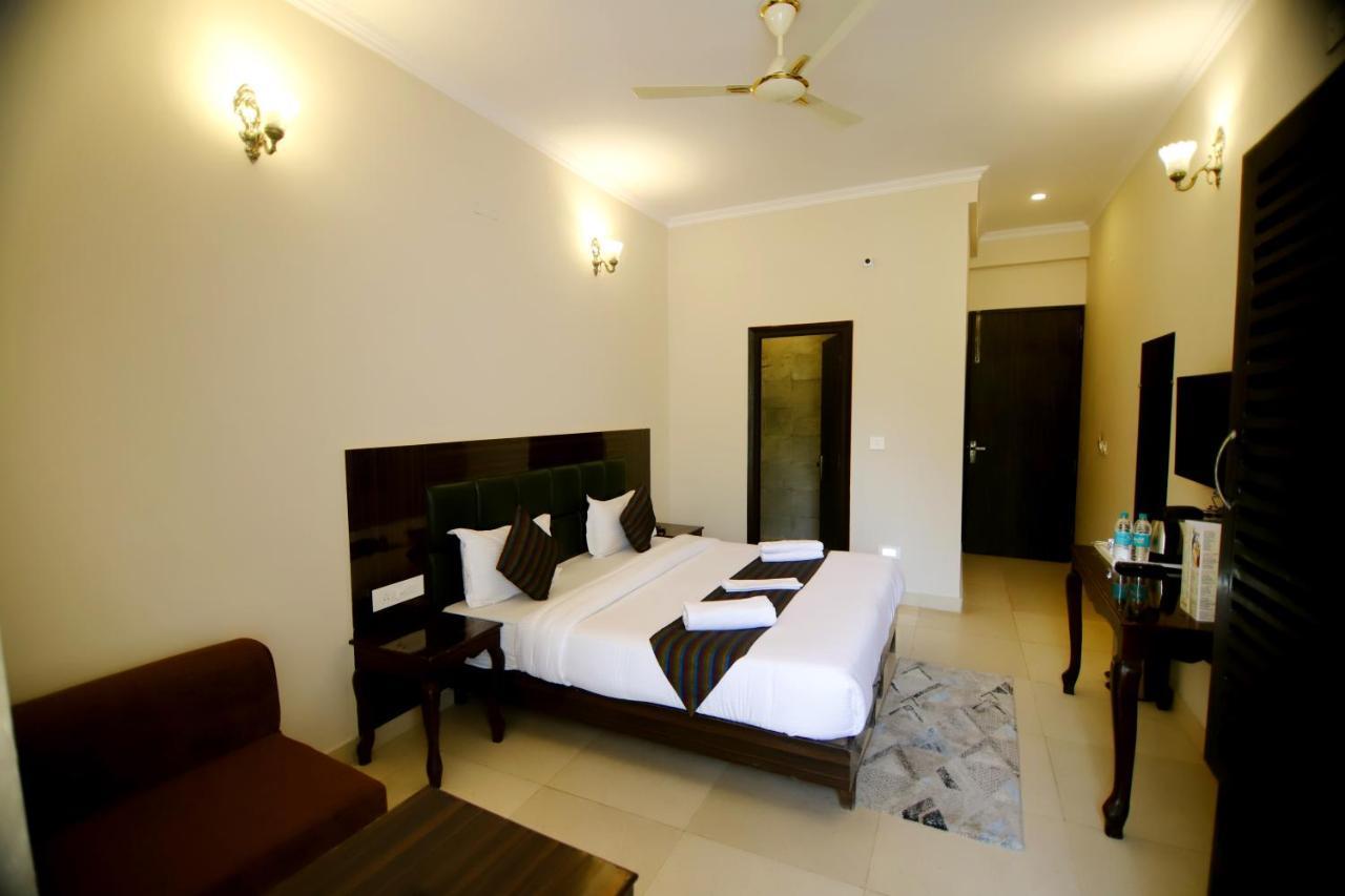 Rishikesh Grand Hotel Luaran gambar