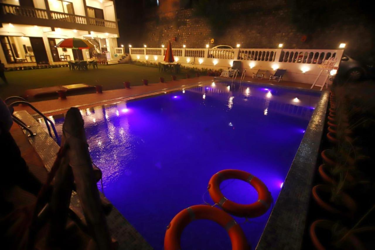Rishikesh Grand Hotel Luaran gambar